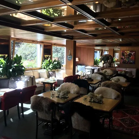 De La Forêt Hotel