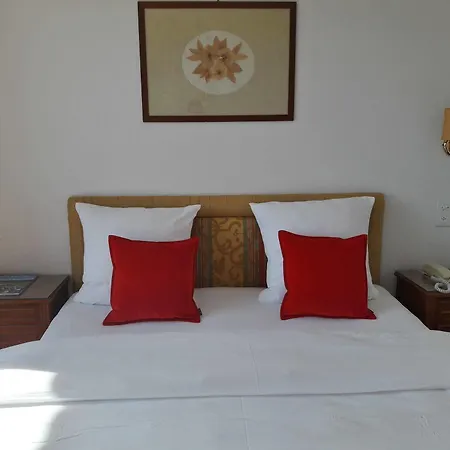 De La Foret Отель Кран-Монтана