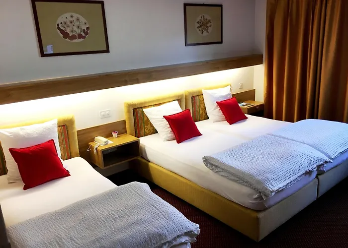 De La Foret מלון