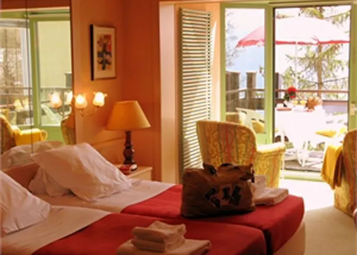 De La Foret מלון